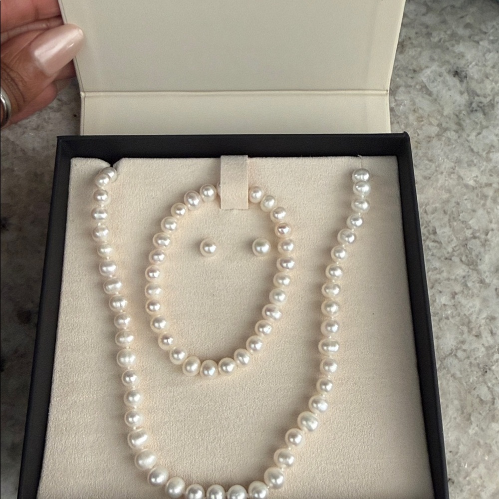 Kay Jewelers pearl set
